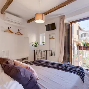 Domus De Fiori Apartment Rome