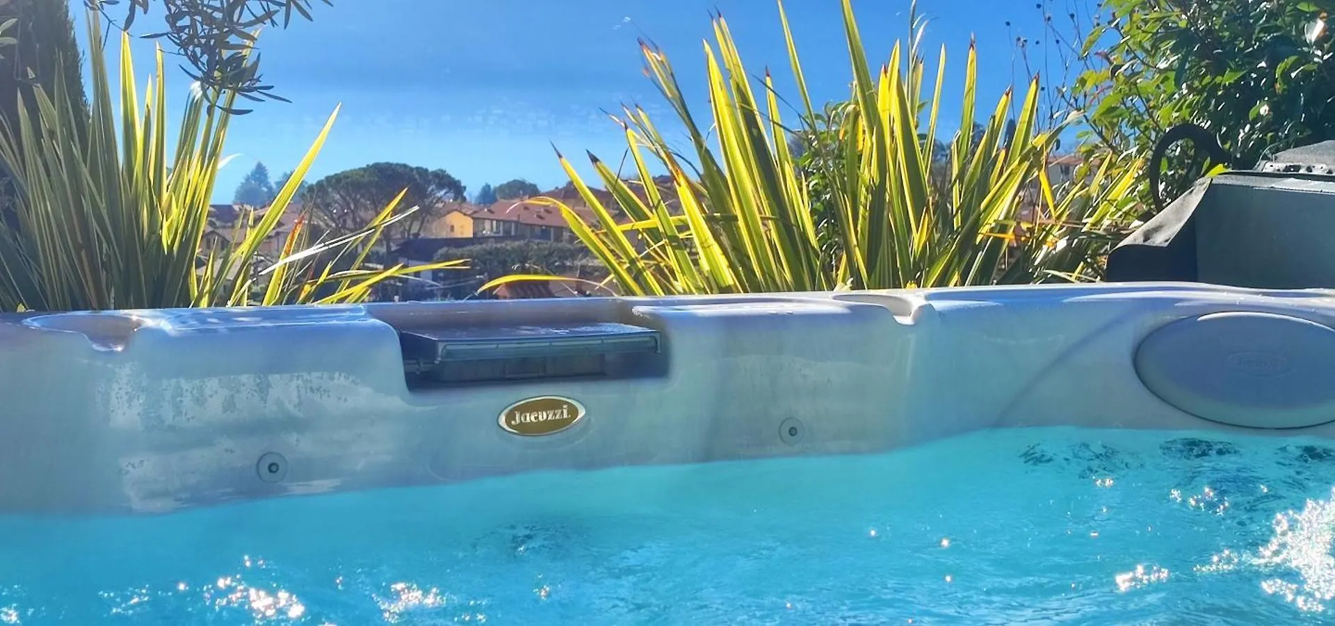 Magic Garden With Jacuzzi-Pool And Luxury Lake Como View Lenno Apartment
